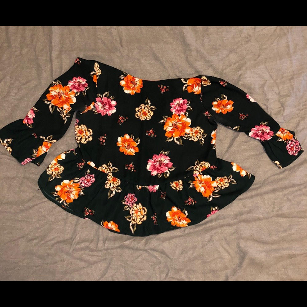 Used Women’s Floral Lace Dress
